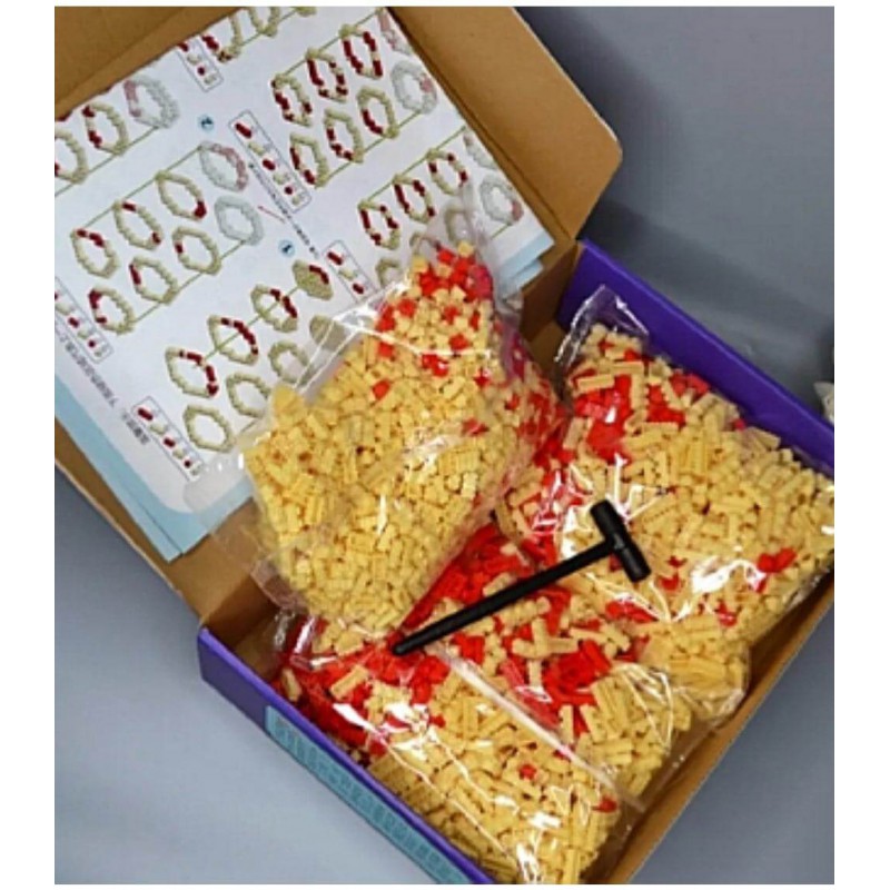 Комплектация 3Д конструктор из мини блоков Мишка с поцелуйчиками 9307